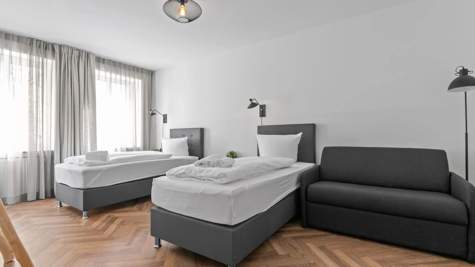 Apartment Flatista Homes - Central Station - 4 Br Munich Germany